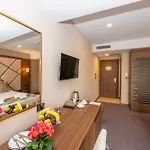 Hotel Litros & 4*