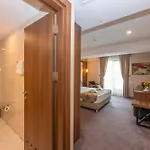 Hotel Litros &