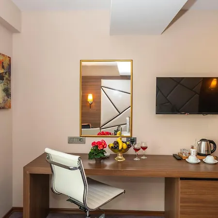 Отель Litros & 4*