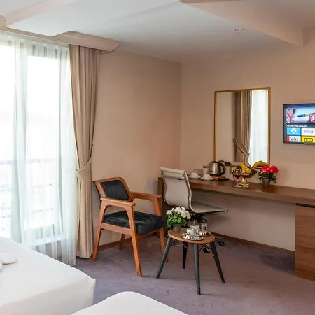 Hotel Litros & 4*
