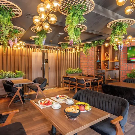 Hotel Litros & 4*