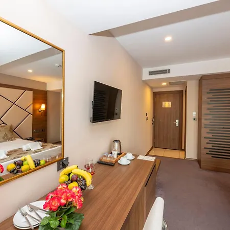 Hotel Litros & 4*